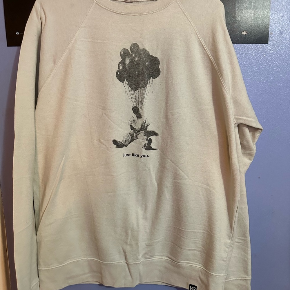 NF CREE NECK TOUR SWEATSHIRT